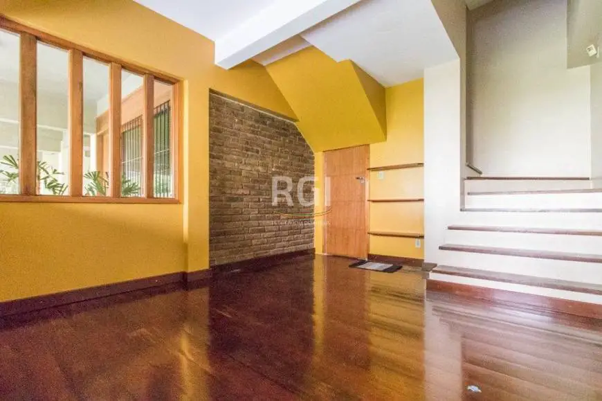 Foto 3 de Casa com 2 Quartos à venda, 156m² em Mont' Serrat, Porto Alegre