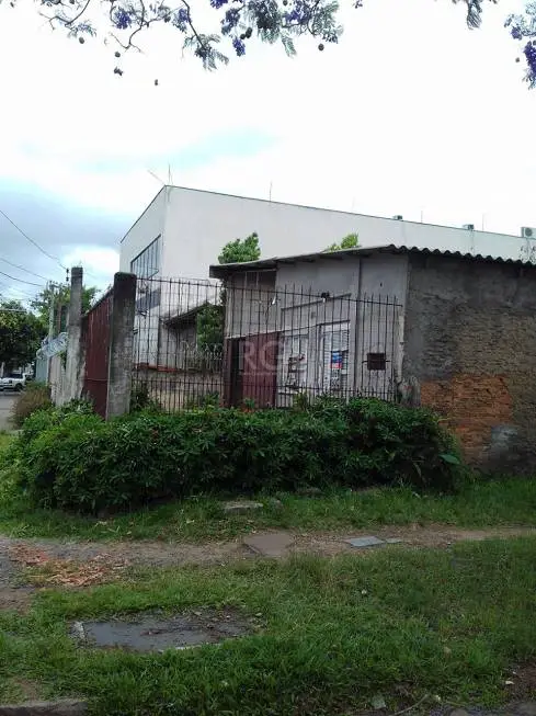 Foto 1 de Casa com 2 Quartos à venda, 80m² em Navegantes, Porto Alegre