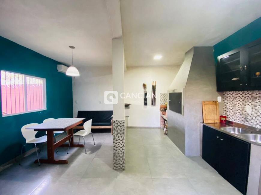 Foto 5 de Casa com 2 Quartos à venda, 210m² em Nossa Senhora do Rosario, Santa Maria
