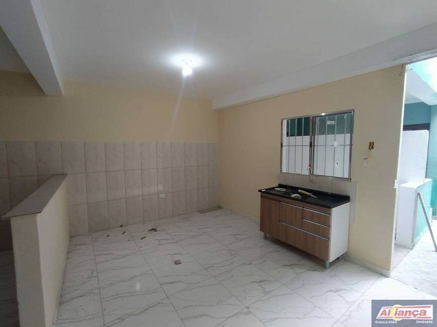 Foto 1 de Casa com 2 Quartos para alugar, 50m² em Parque Primavera, Guarulhos
