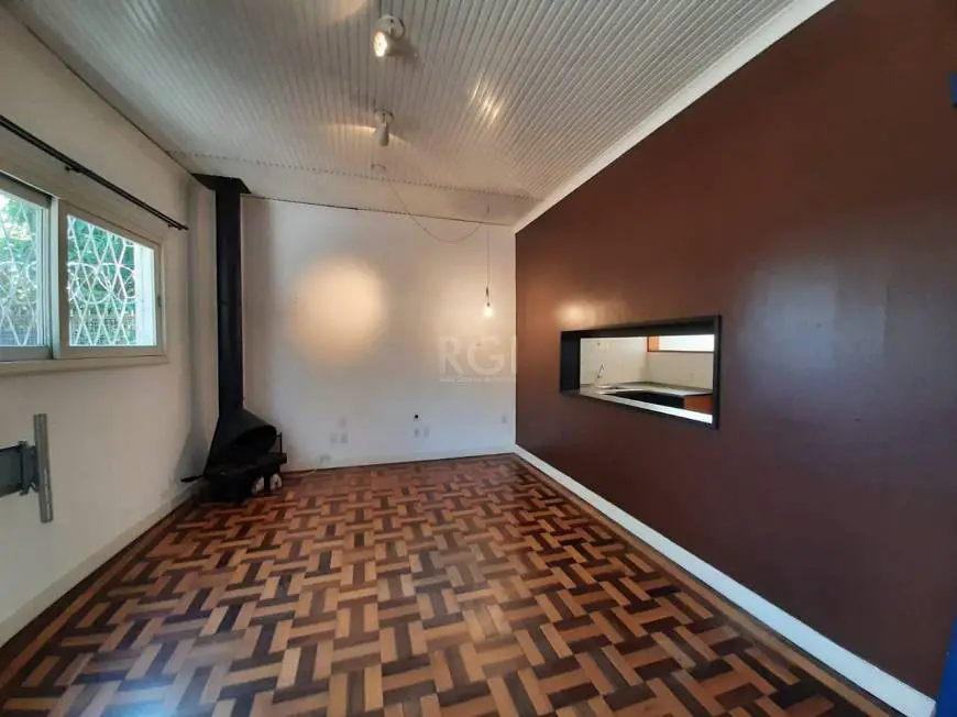 Foto 2 de Casa com 2 Quartos à venda, 142m² em Partenon, Porto Alegre