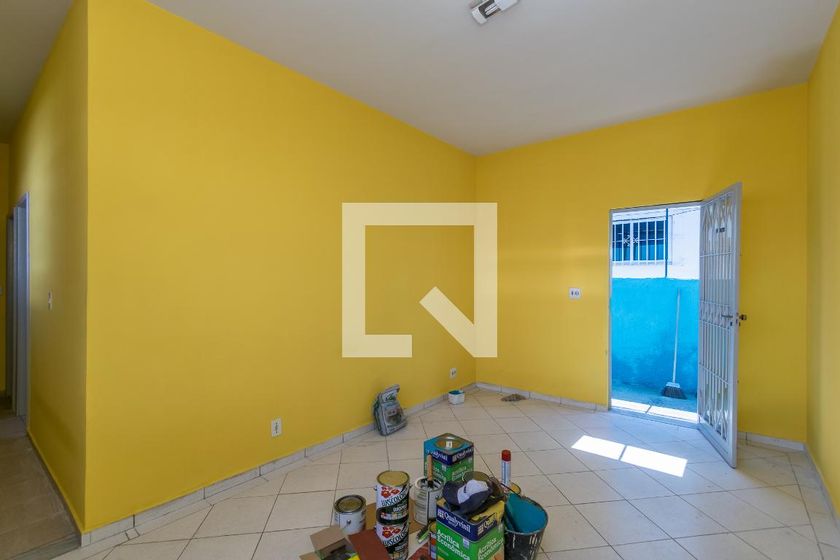 Foto 2 de Casa com 2 Quartos para alugar, 110m² em Penha, Rio de Janeiro