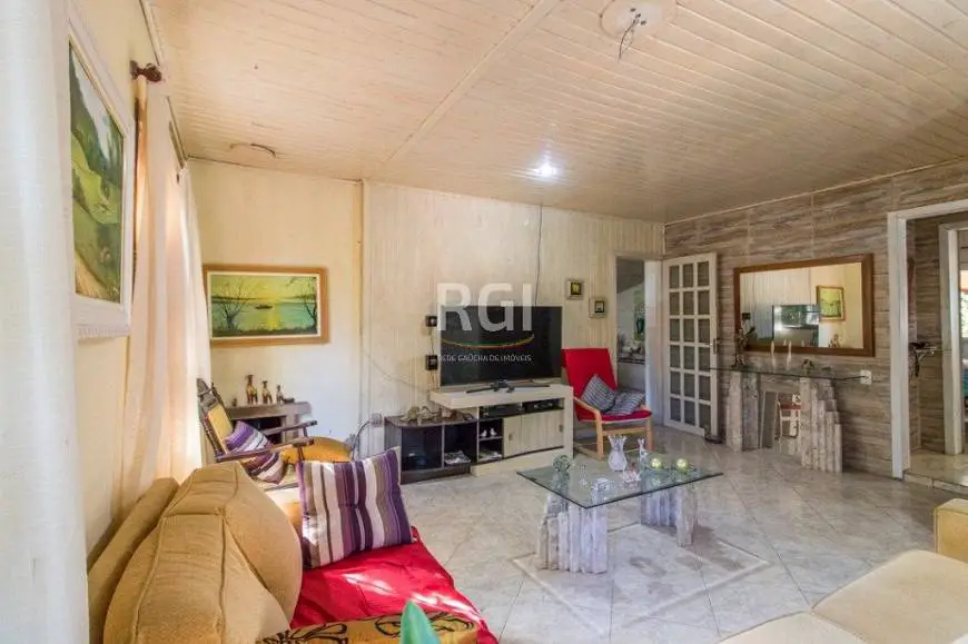 Foto 1 de Casa com 2 Quartos à venda, 130m² em Ponta Grossa, Porto Alegre