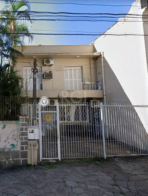 Foto 1 de Casa com 2 Quartos à venda, 219m² em Rio Branco, Porto Alegre