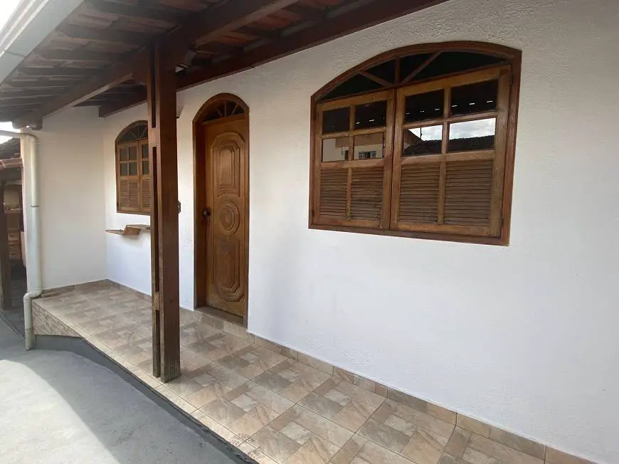 Foto 2 de Casa com 2 Quartos à venda, 53m² em Santa Amélia, Belo Horizonte