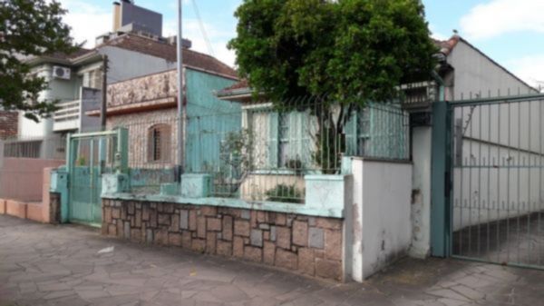 Foto 1 de Casa com 2 Quartos à venda, 88m² em Santa Cecília, Porto Alegre