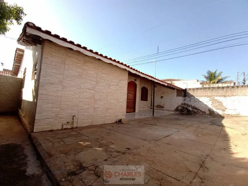 Foto 1 de Casa com 2 Quartos para alugar, 155m² em Santa Cruz, Mogi Mirim