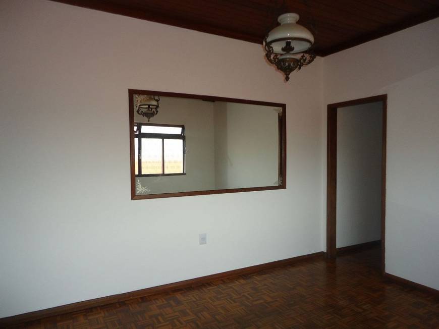 Foto 1 de Casa com 2 Quartos para alugar, 65m² em Santa Tereza, Belo Horizonte