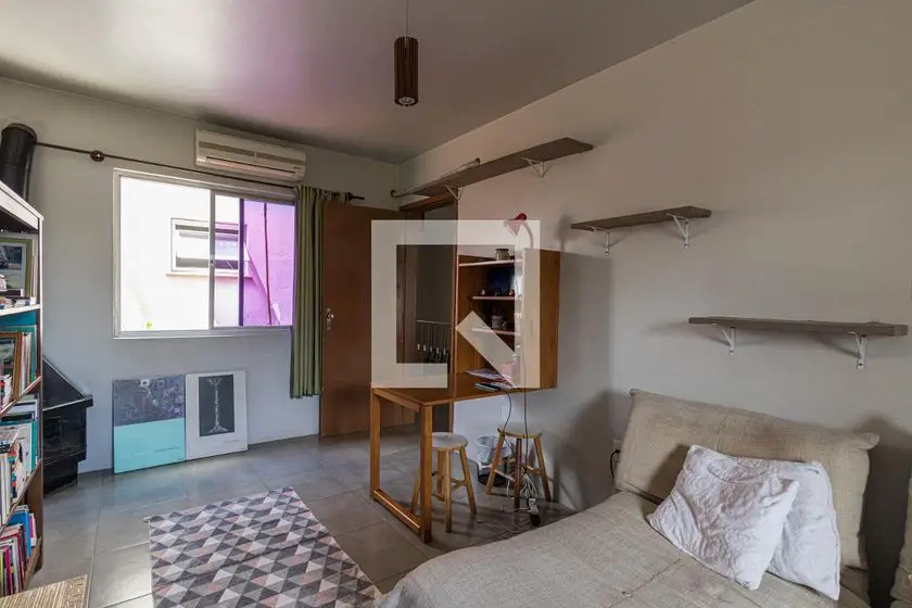 Foto 4 de Casa com 2 Quartos para alugar, 170m² em São João, Porto Alegre