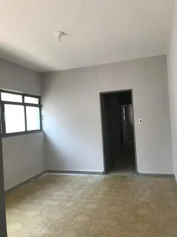 Foto 4 de Casa com 2 Quartos para alugar, 90m² em Setor Coimbra, Goiânia