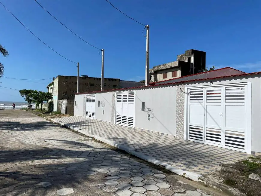 Foto 1 de Casa com 2 Quartos à venda, 67m² em Suarão, Itanhaém