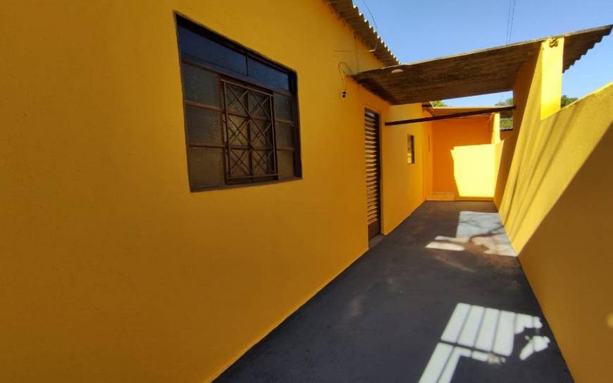 Foto 1 de Casa com 2 Quartos para alugar, 10m² em Tiradentes, Campo Grande