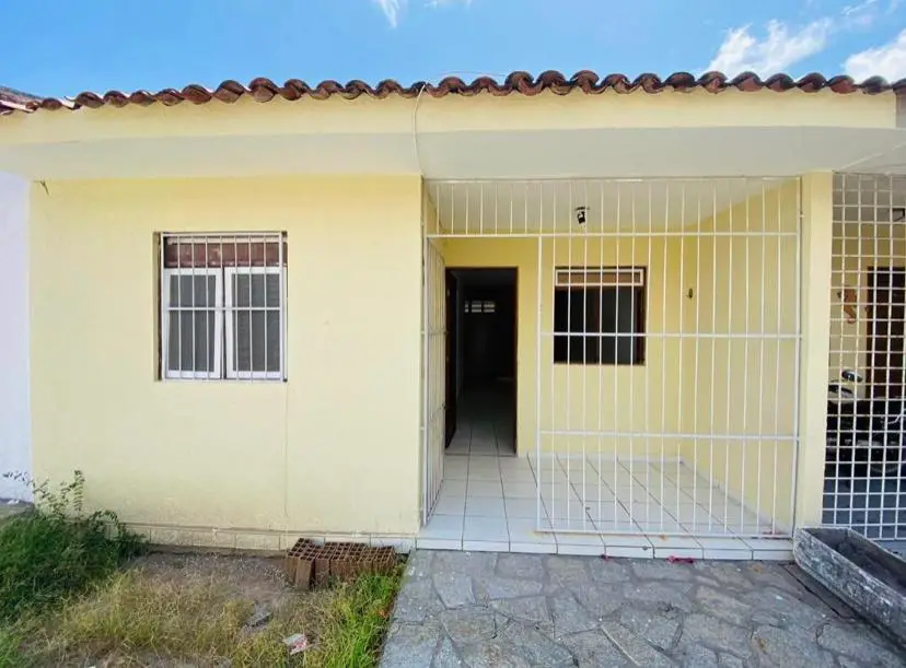 Foto 1 de Casa com 2 Quartos à venda, 300m² em Tomba, Feira de Santana