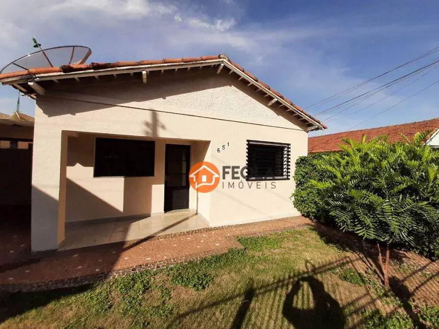 Foto 2 de Casa com 2 Quartos para alugar, 111m² em Vila Santa Catarina, Americana