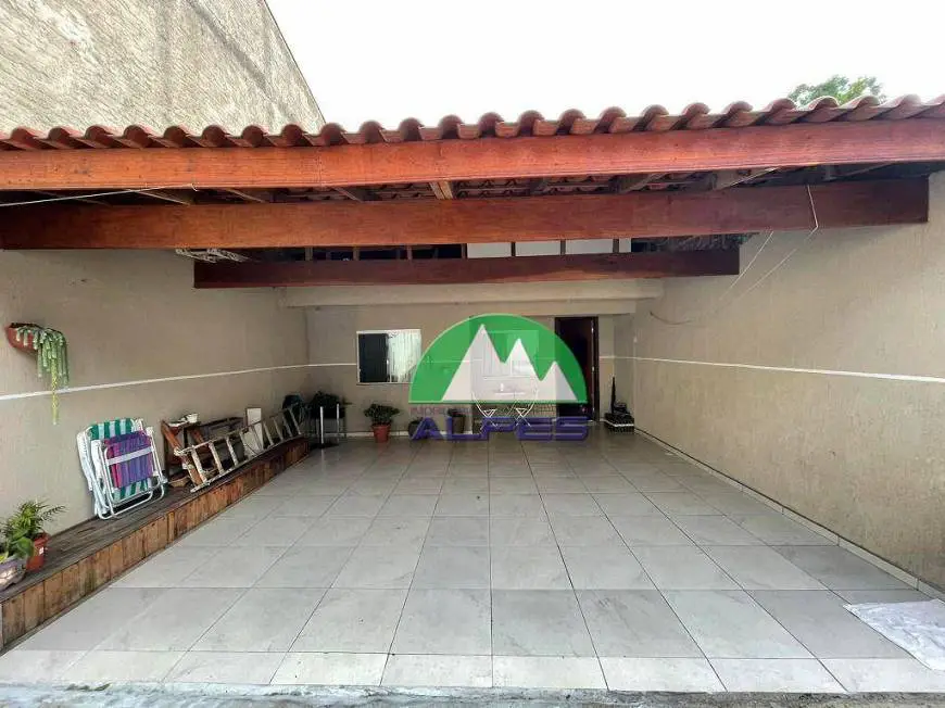 Foto 2 de Casa com 2 Quartos à venda, 105m² em Xaxim, Curitiba