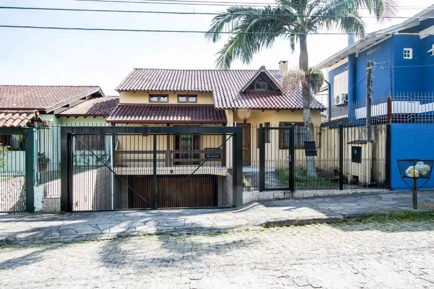 Foto 1 de Casa com 3 Quartos à venda, 320m² em Aberta dos Morros, Porto Alegre