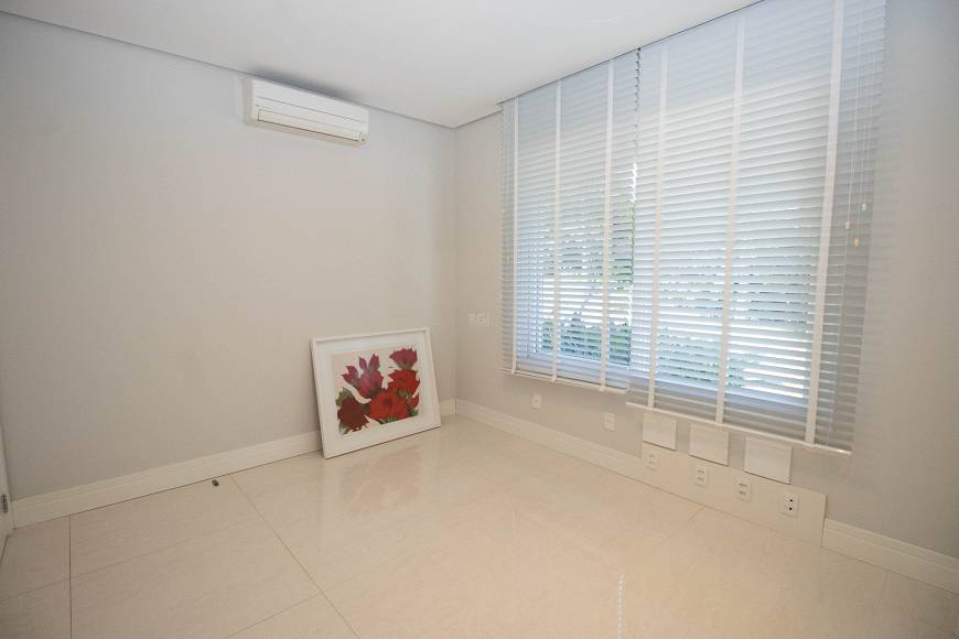 Foto 4 de Casa com 3 Quartos à venda, 333m² em Agronomia, Porto Alegre