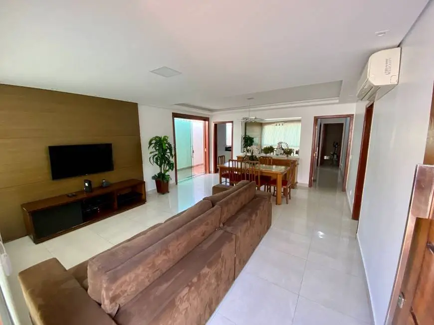 Foto 1 de Casa com 3 Quartos à venda, 198m² em Álvaro Camargos, Belo Horizonte