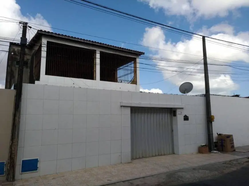 Foto 1 de Casa com 3 Quartos à venda, 210m² em Álvaro Weyne, Fortaleza