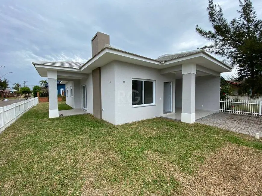 Foto 1 de Casa com 3 Quartos à venda, 116m² em Atlantida Sul, Osório