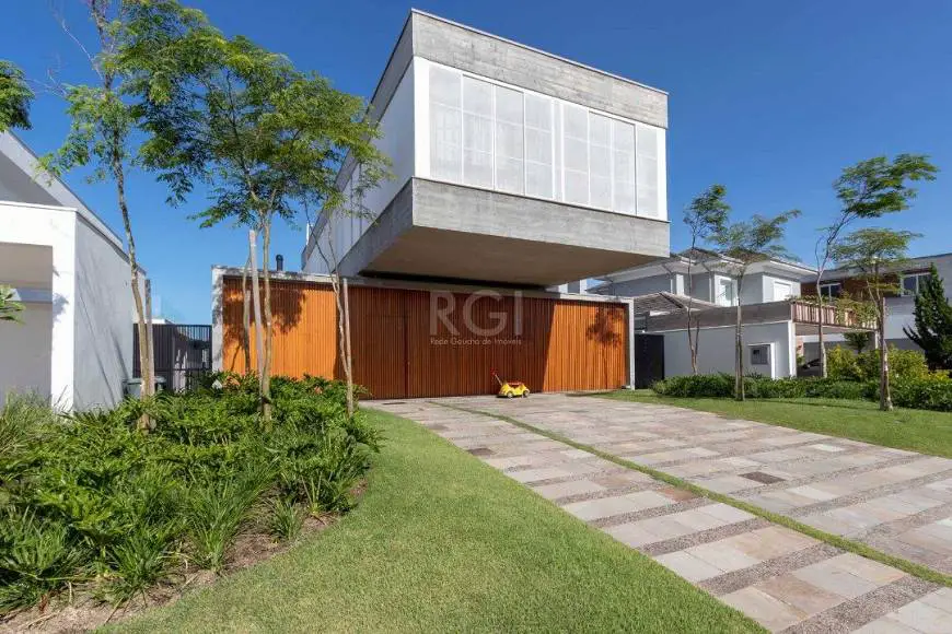 Foto 1 de Casa com 3 Quartos à venda, 323m² em Belém Novo, Porto Alegre