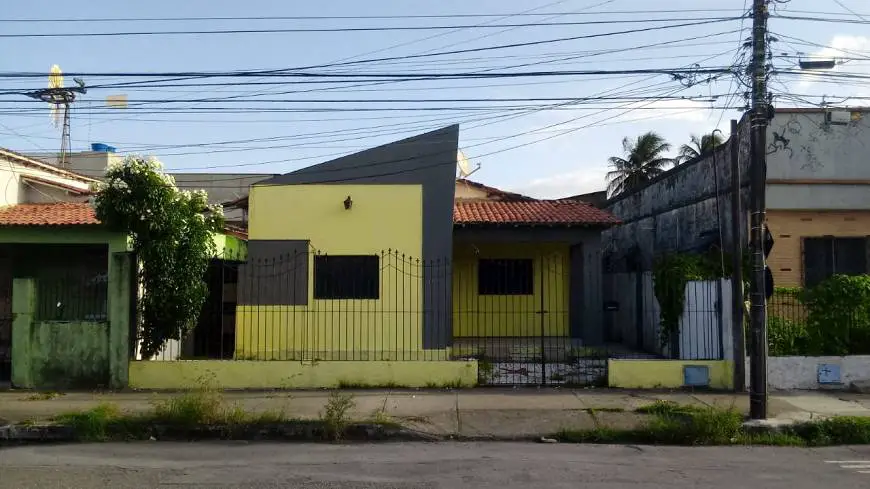 Foto 1 de Casa com 3 Quartos para alugar, 100m² em Benfica, Fortaleza
