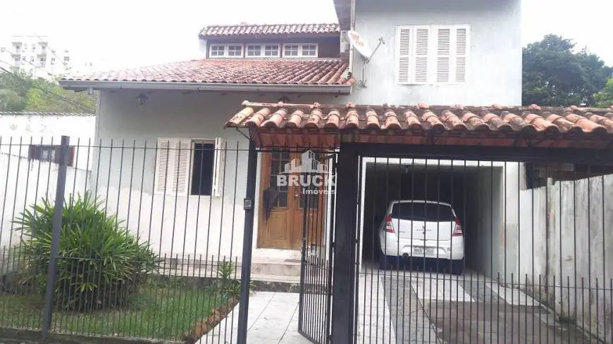 Foto 1 de Casa com 3 Quartos à venda, 150m² em Camaquã, Porto Alegre
