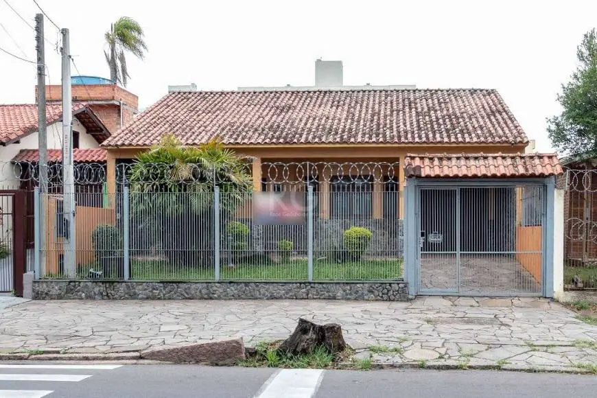 Foto 1 de Casa com 3 Quartos à venda, 180m² em Camaquã, Porto Alegre