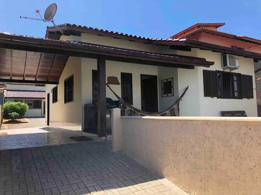 Foto 3 de Casa com 3 Quartos à venda, 154m² em Campeche, Florianópolis