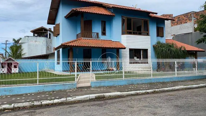 Foto 2 de Casa com 3 Quartos à venda, 193m² em Canasvieiras, Florianópolis