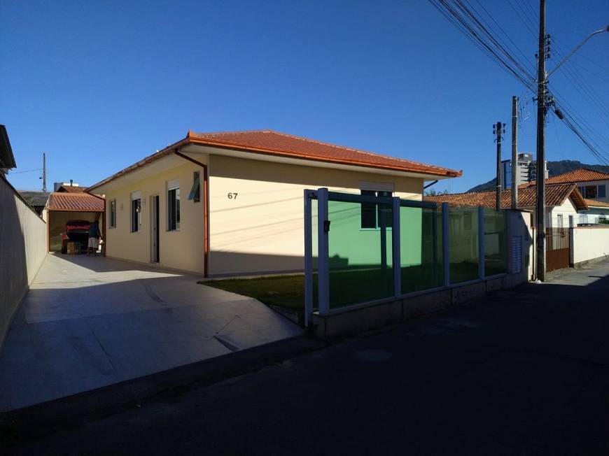 Foto 1 de Casa com 3 Quartos à venda, 139m² em Centro, Biguaçu