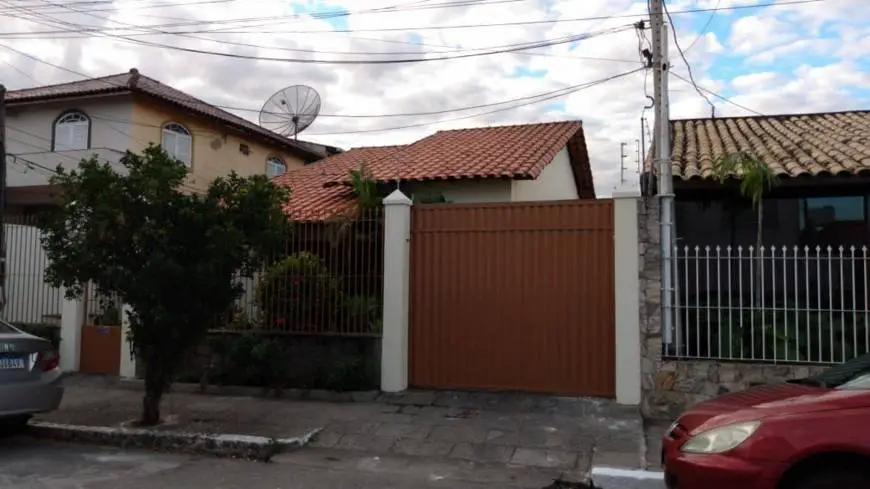 Foto 2 de Casa com 3 Quartos à venda, 200m² em Centro, Campos dos Goytacazes