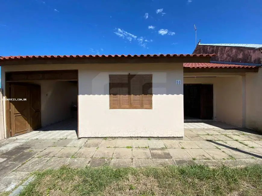 Foto 1 de Casa com 3 Quartos à venda, 10m² em Centro, Cidreira
