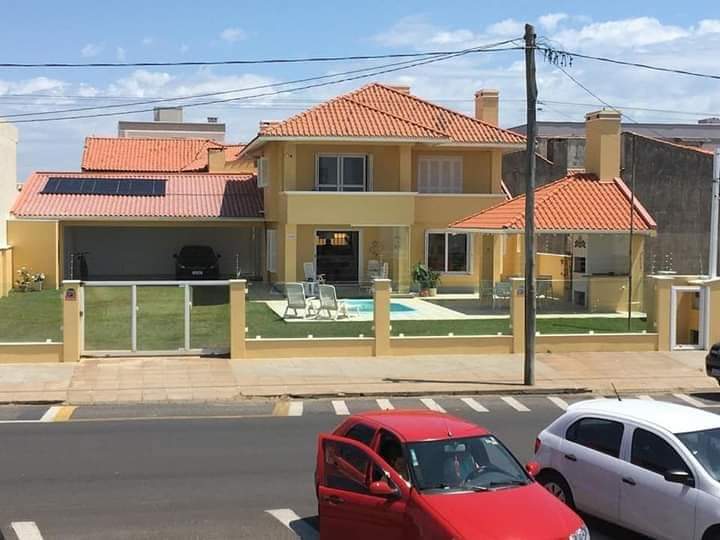 Foto 1 de Casa com 3 Quartos à venda, 250m² em Centro, Tramandaí