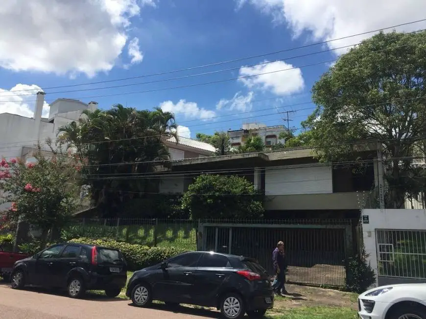 Foto 1 de Casa com 3 Quartos à venda, 320m² em Chácara das Pedras, Porto Alegre