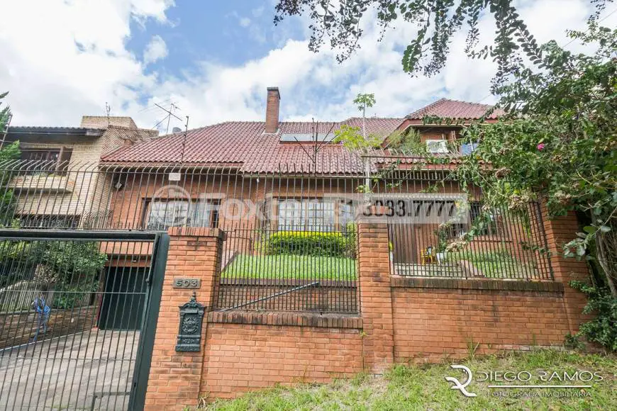 Foto 1 de Casa com 3 Quartos à venda, 326m² em Chácara das Pedras, Porto Alegre