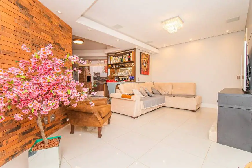 Foto 1 de Casa com 3 Quartos à venda, 80m² em Chácara das Pedras, Porto Alegre