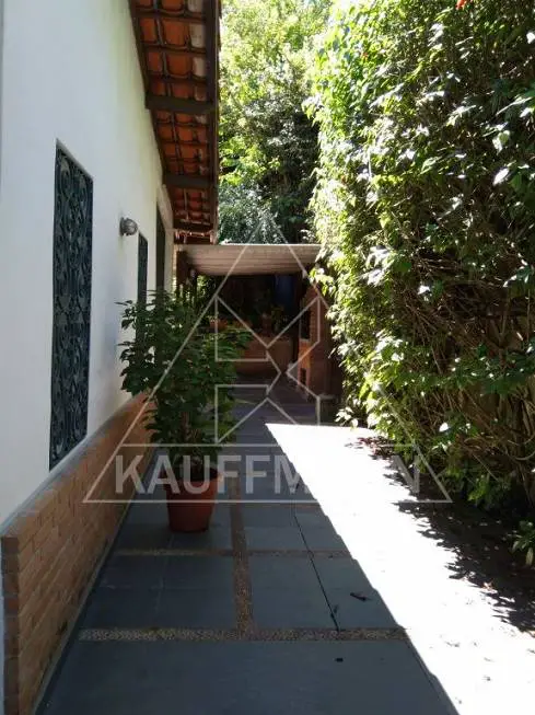 Foto 1 de Casa com 3 Quartos à venda, 331m² em Chácara do Refugio, Carapicuíba