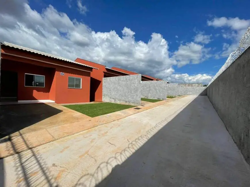 Foto 1 de Casa com 3 Quartos à venda, 90m² em Condominio Residencial Embaixador, Águas Lindas de Goiás