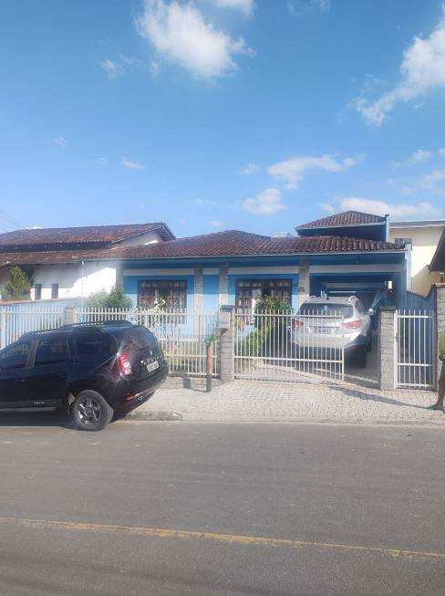 Foto 1 de Casa com 3 Quartos à venda, 320m² em Costa E Silva, Joinville