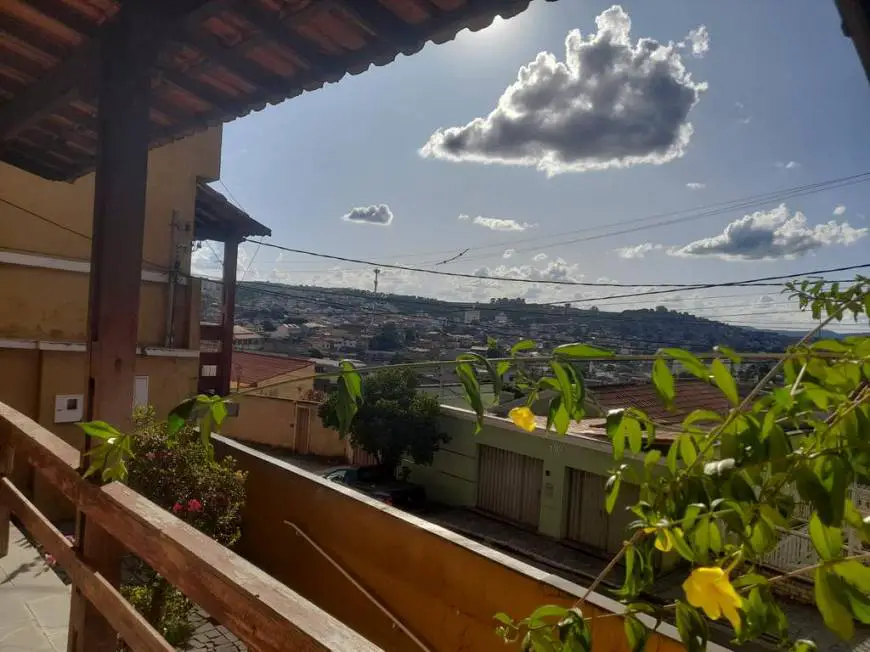 Foto 1 de Casa com 3 Quartos à venda, 380m² em Dom Bosco, Belo Horizonte