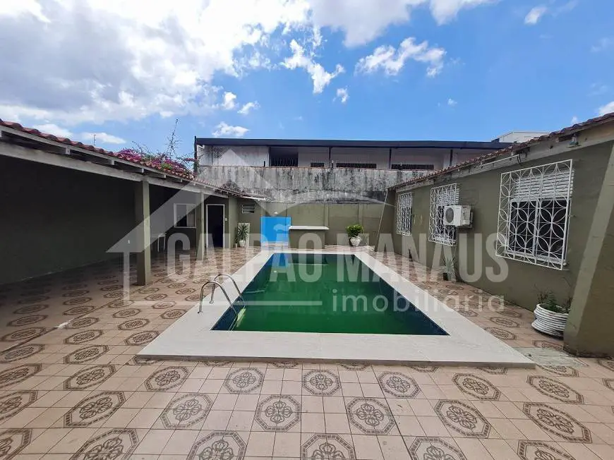 Foto 3 de Casa com 3 Quartos para alugar, 200m² em Dom Pedro I, Manaus