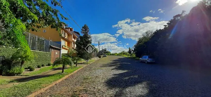 Foto 2 de Casa com 3 Quartos à venda, 197m² em Espiríto Santo, Porto Alegre