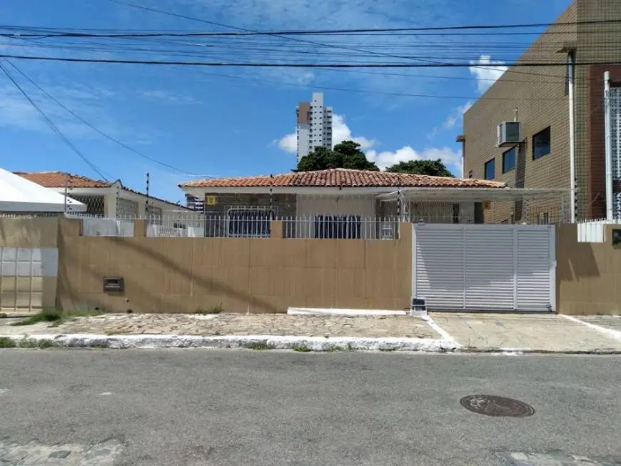 Foto 1 de Casa com 3 Quartos para alugar, 282m² em Estados, João Pessoa
