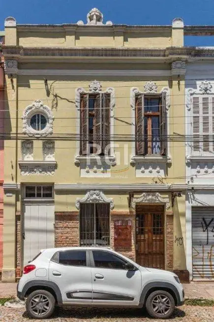 Foto 2 de Casa com 3 Quartos à venda, 490m² em Floresta, Porto Alegre