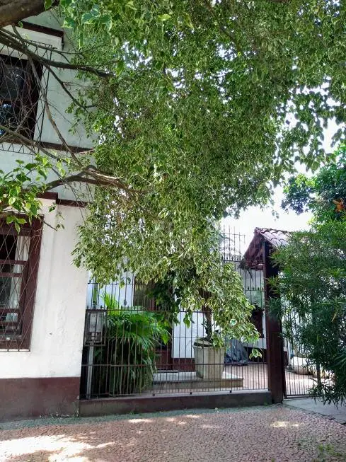 Foto 2 de Casa com 3 Quartos à venda, 400m² em Floresta, Porto Alegre