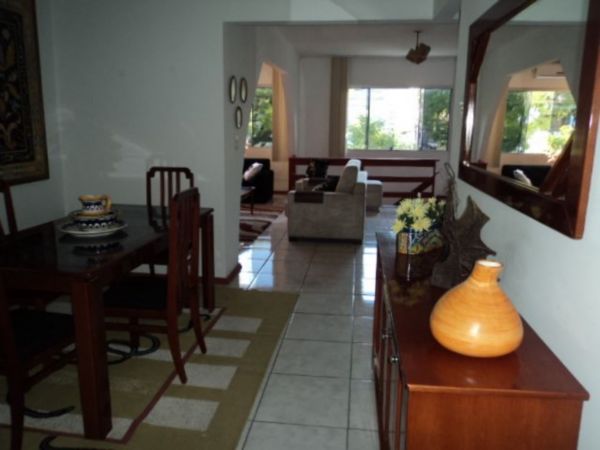 Foto 3 de Casa com 3 Quartos à venda, 450m² em Floresta, Porto Alegre