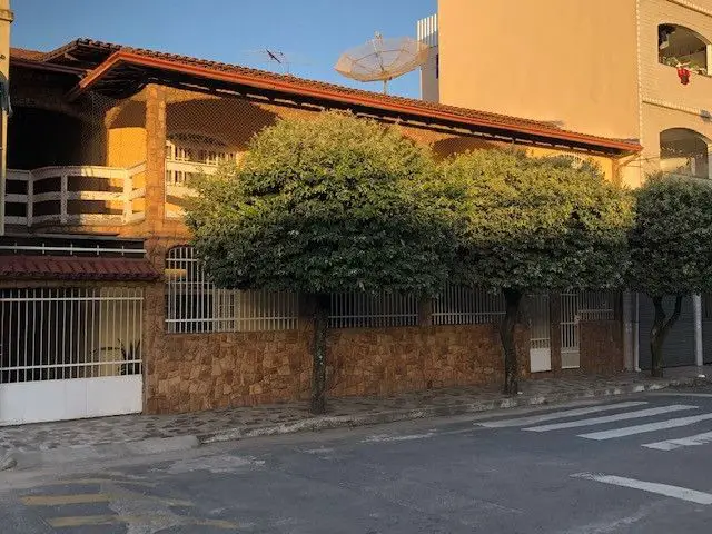 Foto 2 de Casa com 3 Quartos à venda, 190m² em Glória, Vila Velha
