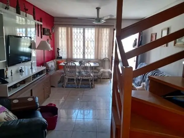 Foto 2 de Casa com 3 Quartos à venda, 154m² em Guarujá, Porto Alegre