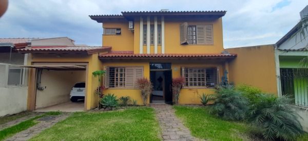 Foto 1 de Casa com 3 Quartos à venda, 226m² em Guarujá, Porto Alegre